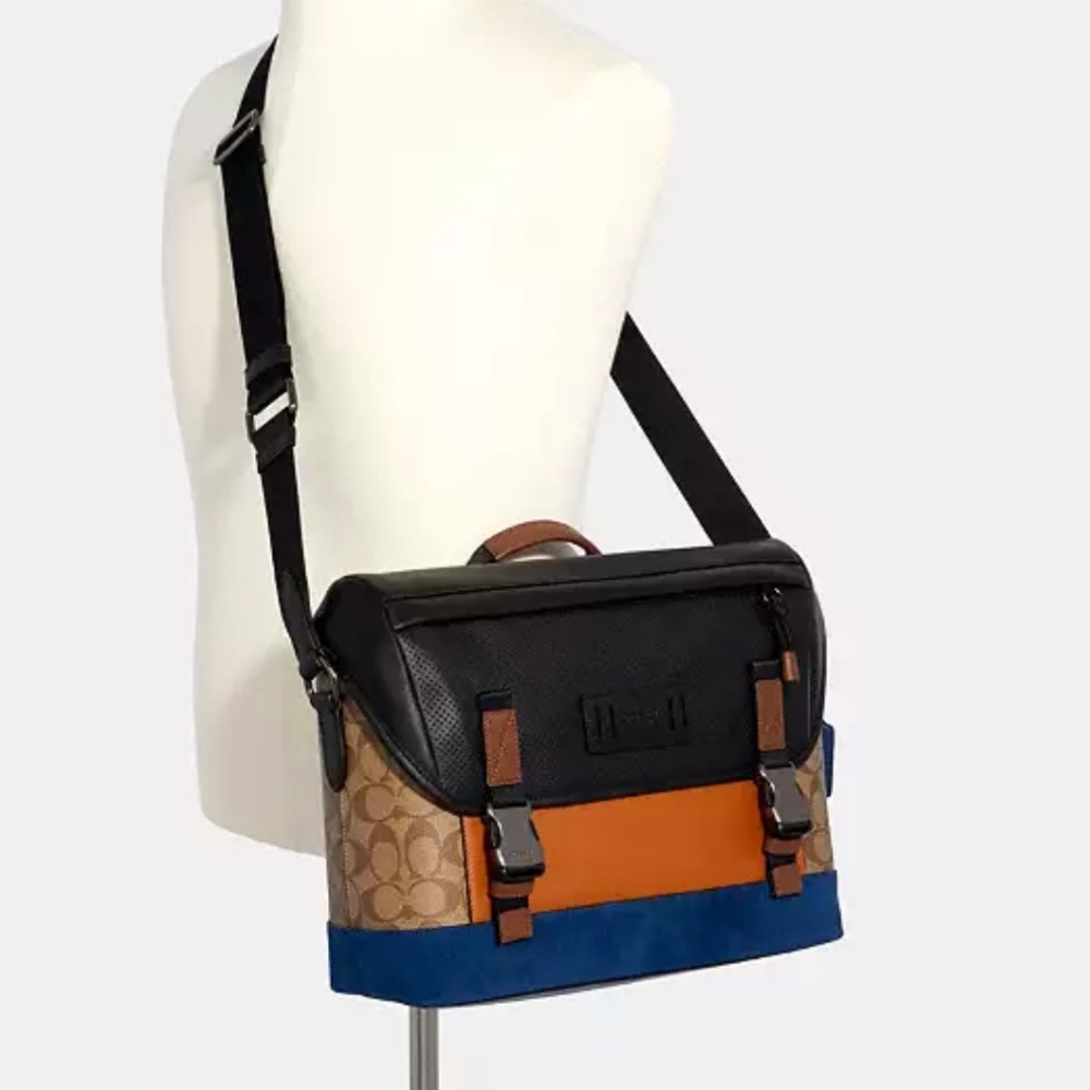 Coach Men's messenger bag - Picture 9 of 10